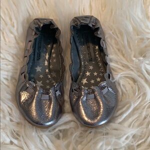 Tucker + Tate Scallop Edge Ballet Slippers